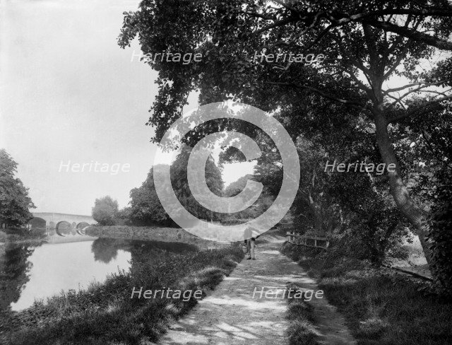 Towpath beside the River Thames, near Sonning, Berkshire, 1885. Artist: Henry Taunt.
