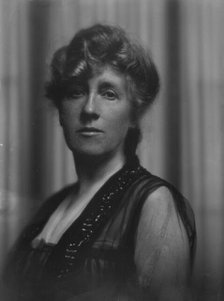 Henry, Mrs., portrait photograph, 1916. Creator: Arnold Genthe.