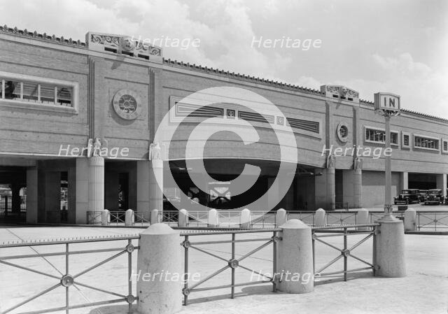 Newark passenger station, Pennsylvania Railroad, 1935. Creator: Gottscho-Schleisner, Inc.