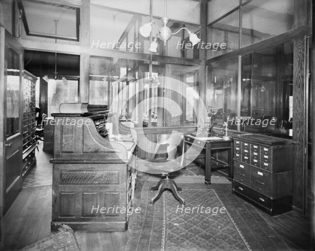 Offices of Mulford & Petry Co., Detroit, Mich., between 1900 and 1910. Creator: Unknown.