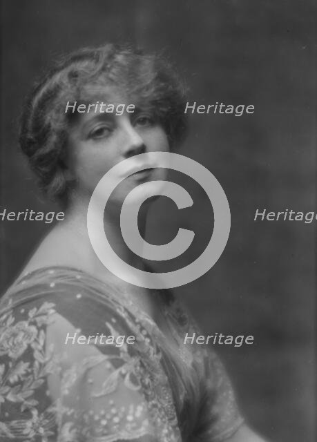 Unidentified woman, possibly Mrs. Ignace Paderewski or Mrs. Walter M. Werner..., c1906-1913. Creator: Arnold Genthe.