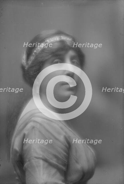 Kaufman, Herbert, Mrs., portrait photograph, ca. 1912. Creator: Arnold Genthe.