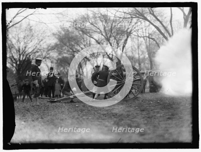 Cannon Firing, between 1909 and 1914. Creator: Harris & Ewing.