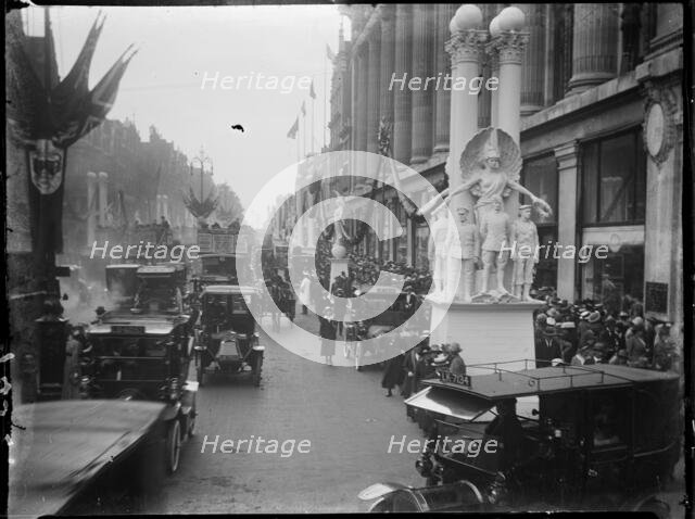 Selfridges, Oxford Street, Marylebone, City of Westminster, London, 1919. Creator: Katherine Jean Macfee.