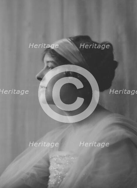 MacKaye, Elsie Herbert, Miss, portrait photograph, 1917 May 1. Creator: Arnold Genthe.