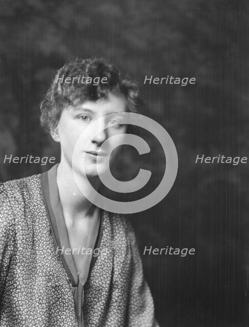 Smith, Isabel, Miss, portrait photograph, 1928 Creator: Arnold Genthe.