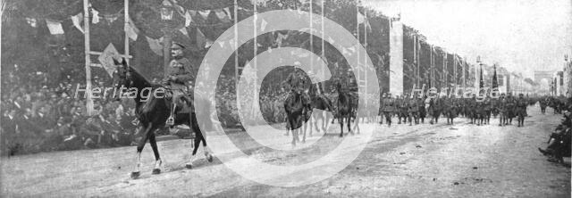 'Le jour de gloire; le general belge Gillain, son etat-major et les drapeaux belges', 1919. Creator: Unknown.