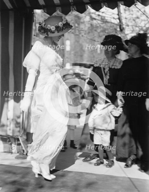 Horse Shows - Miss Eleanor Wilson, 1914. Creator: Harris & Ewing.