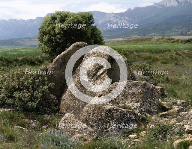 Dolmen of Alto de la Huesera, Laguardia, Alava province, Basque Country, Spain, (2001). Creator: LTL.