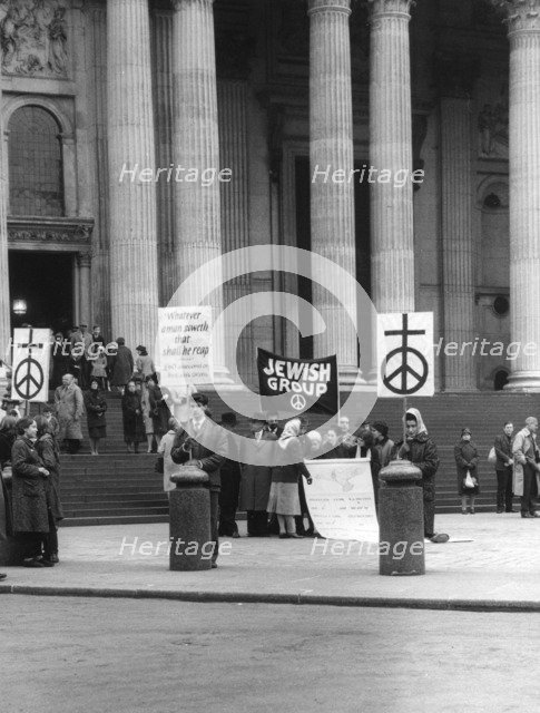 Jewish CND group at St Paul's Cathedral, London, 27 March 1964. Artist: EH Emanuel