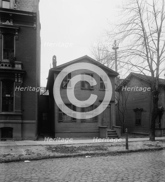 No. 33 Center St. [Street], Detroit, Mich., between 1900 and 1910. Creator: Unknown.