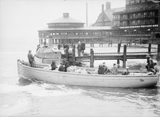 Old Point Comfort, Va. - Wharf, 1914. Creator: Harris & Ewing.