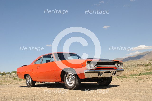 Plymouth Hemi Roadrunner 1970. Artist: Simon Clay.