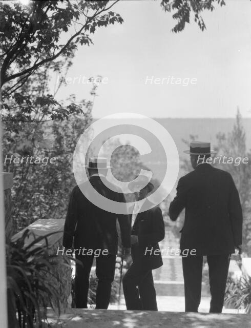 Untermeyer [i.e. Untermyer] garden, 1917 Creator: Arnold Genthe.