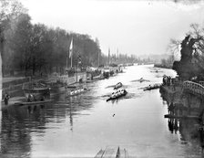 A boat race during Eights Week on the River Thames, Oxfordshire, c1860-c1922.  Artist: Henry Taunt