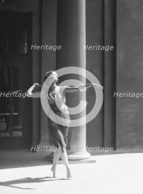 University of California at Berkeley dancers, 1927 Creator: Arnold Genthe.
