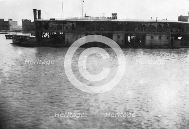 River boat on the Tigris, Mosul, Mesopotamia, 1918. Artist: Unknown