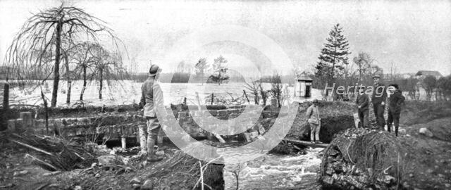 'En territoire libere; Les inondations provoquees autour de Noyon, rentre en notre possession le 18  Creator: Unknown.