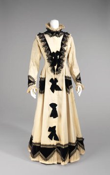 Tea gown, American, 1875. Creator: Unknown.