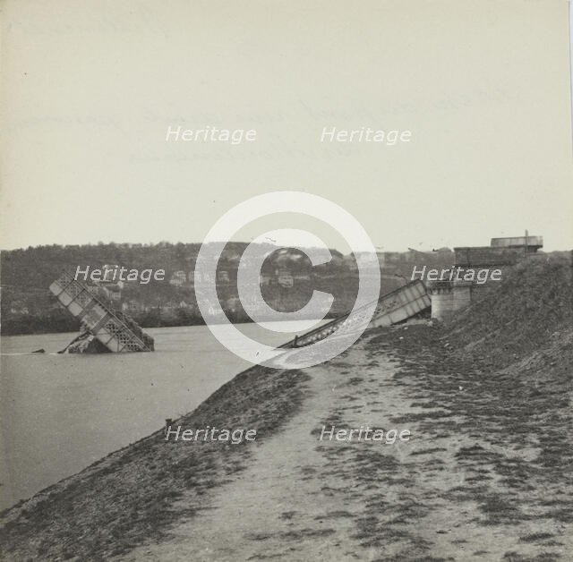 Panorama d'Issy-les-Moulineaux, arche du pont de Billancourt, rive droite, Billancourt, 1871. Creator: Hippolyte Blancard.