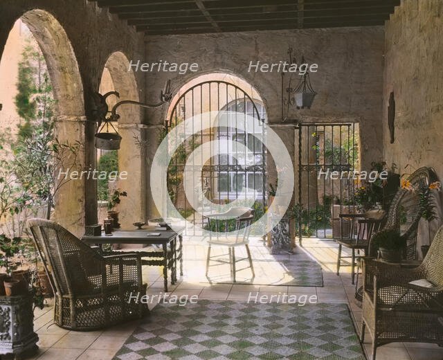 Charlotte Hunnewell Sorchan house, Turtle Bay Gardens, 228 East 49th Street, New York, 1920. Creator: Frances Benjamin Johnston.