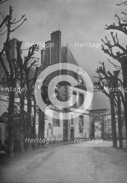 Fountainebleau: one of the corner pavilions built by Henry IV of France, 1925. Artist: Unknown.