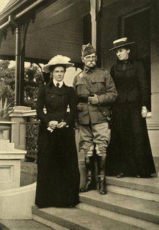 'Lord Roberts and his Daughters at Pretoria', 1900, (1901).  Creator: Horace Walter Nicholls.