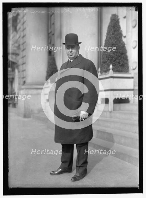 Thompson, Mayor of Chicago, between 1911 and 1917. Creator: Harris & Ewing.