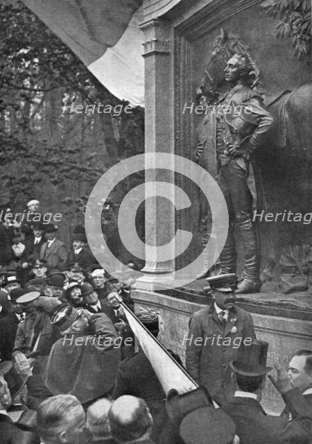 'Sur le Sol Americain; Le salut de Joffre a la Fayette', 1917. Creator: Unknown.