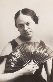 Malcolm Scott in character as a "Gibson Girl", 1908. Creator: Unknown.