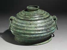 Ritual food vessel, or gui, with taotie masks, late 9th century - early 8th century. Artist: Unknown.