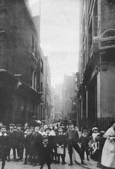 Sandys Row from Artillery Row, East End, London, 1912. Artist: Unknown