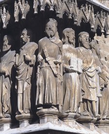 Façade of the Cathedral of Tarragona, detail of the apostolate in the right jamb.