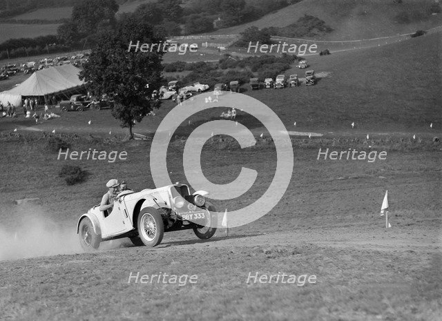 Candidi Provocatores team Singer Le Mans at the Singer CC Rushmere Hill Climb, Shropshire 1935. Artist: Bill Brunell.