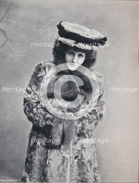 'Waiting for the Motor', c1903.  Artist: The ACME Tone Engraving Co Ltd.