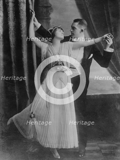 Ruth Elliott [and] Rob't A. Bowlby, between c1910 and c1915. Creator: Bain News Service.