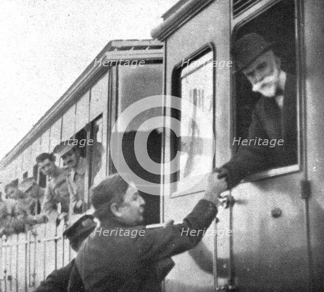 Coup d'etat in Portugal; The head of state defeated and exiled: in the station.., 1917. Creator: Unknown.