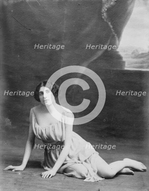 Celia Claud on stage, 1910. Creator: Bain News Service.