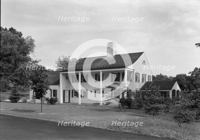 Austin W. Roche, residence on Old Barn Rd, Fairfield, Connecticut, 1939. Creator: Gottscho-Schleisner, Inc.
