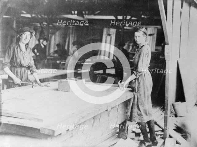 British women carpenters near the front, between c1915 and 1918. Creator: Bain News Service.