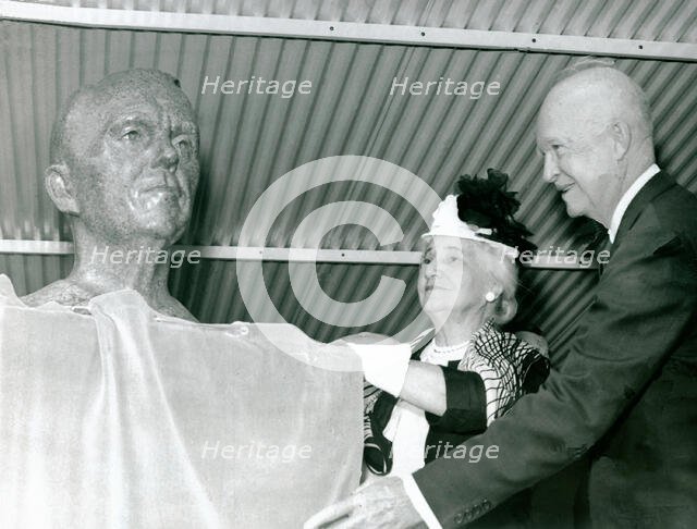 Eisenhower unveils Marshall bust, USA, September 8, 1960.  Creator: NASA.