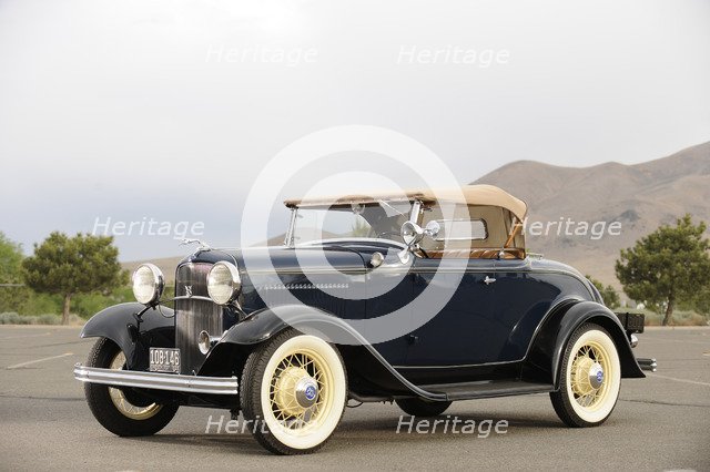 Ford 18 Deluxe Roadster 1932. Artist: Simon Clay.