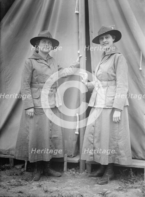 Woman's National Service School Under Woman's Section, Navy League, in Camp, 1917. Creator: Harris & Ewing.