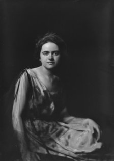 Miss Damrosch, portrait photograph, 1919 May 5. Creator: Arnold Genthe.