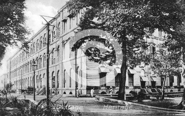 Queen's Barrack, Fort William, Calcutta, India, early 20th century. Artist: Unknown