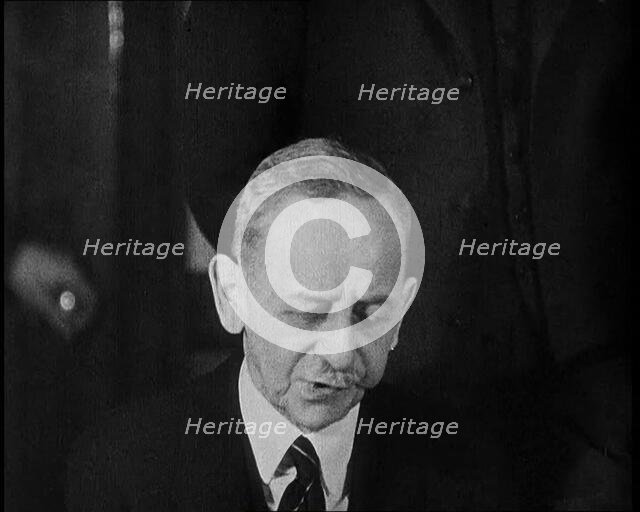 Male American Civilian Giving Expert Analysis in Court During the Lindbergh's Kidnapping...1930. Creator: British Pathe Ltd.