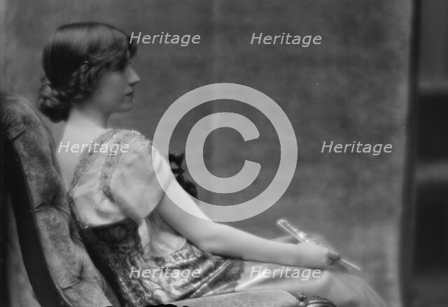 Maude, Bonnie, Miss, portrait photograph, between 1912 and 1918. Creator: Arnold Genthe.