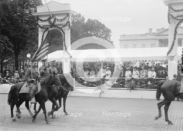 Confederate Reunion - Parade; Reviewing Stand, 1917. Creator: Harris & Ewing.