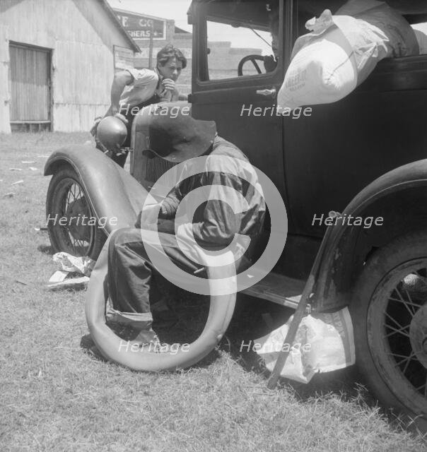South Georgia tobacco sharecroppers, Douglas, Georgia, 1938. Creator: Dorothea Lange.