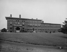 City hospital, Holyoke, Mass., between 1900 and 1910. Creator: Unknown.